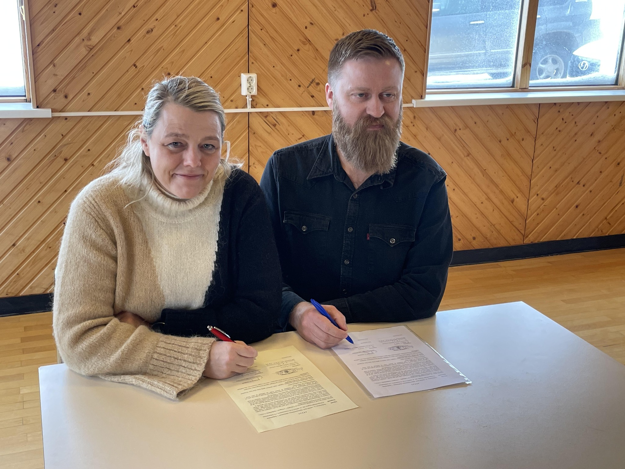 Afsal af Gramsverslun á Þingeyri undirritað.