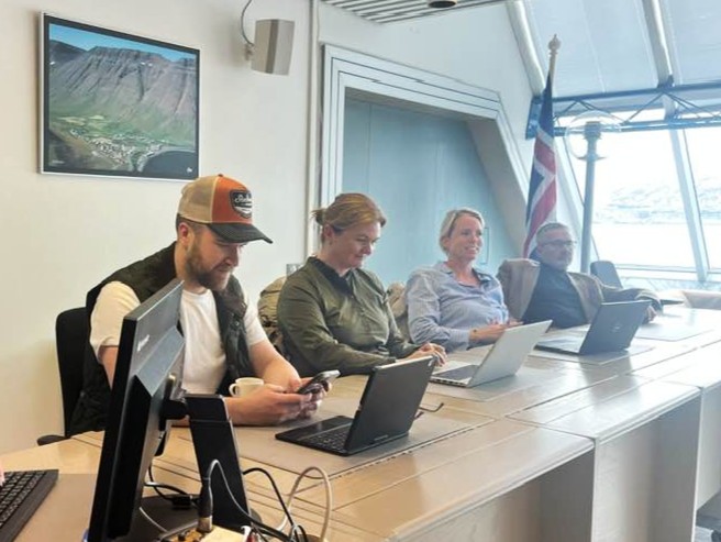 Fulltrúar B og D lista í bæjarstjórn (tveir varafulltrúar á þessari mynd).