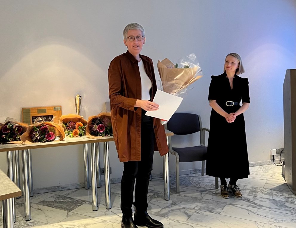 Jóhanna Oddsdóttir ásamt Hrafnhildi Hrönn Óðinsdóttur, formanni íþrótta- og tómstundanefndar.