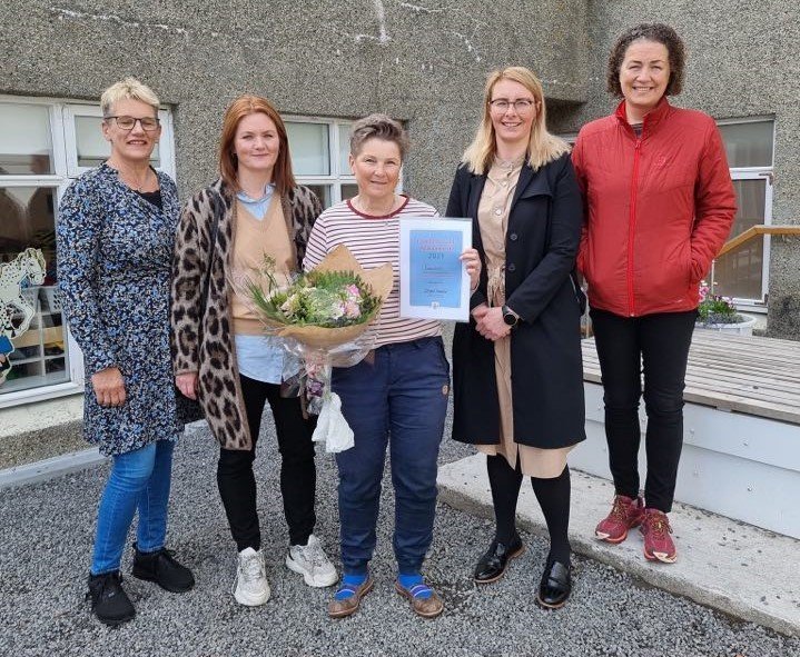 Helga Björk Jóhannsdóttir, leikskólastjóri á Sólborg, Elísabet Samúelsdóttir, formaður fræðslunefnda&hellip;