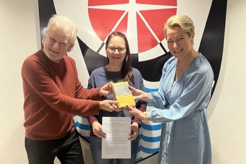 Elfar Logi og Marsibil hjá Kómedíuleikhúsinu með Siggu, eftir undirritun samstarfssamnings leikhússi&hellip;