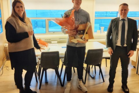 Hafsteinn Már með Guðnýju Stefaníu Stefánsdóttur, formanni íþrótta- og tómstundanefndar og Birgi Gun&hellip;