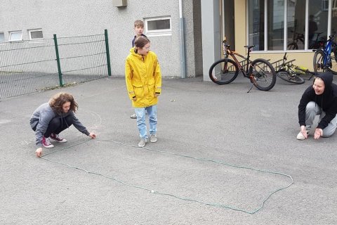 Útistærðfræði við Grunnskólann á Ísafirði. Mynd: GÍ.